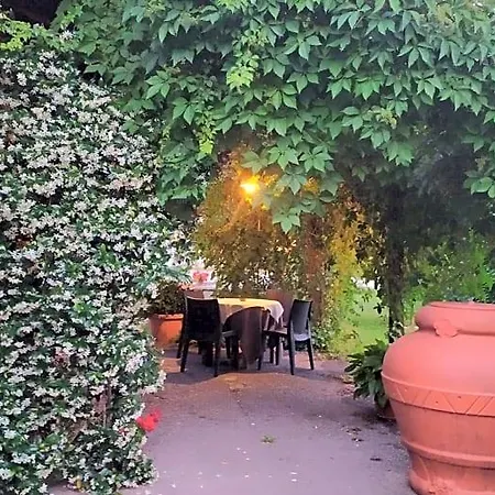 Oda ve Kahvaltı Mille E Notte 3*